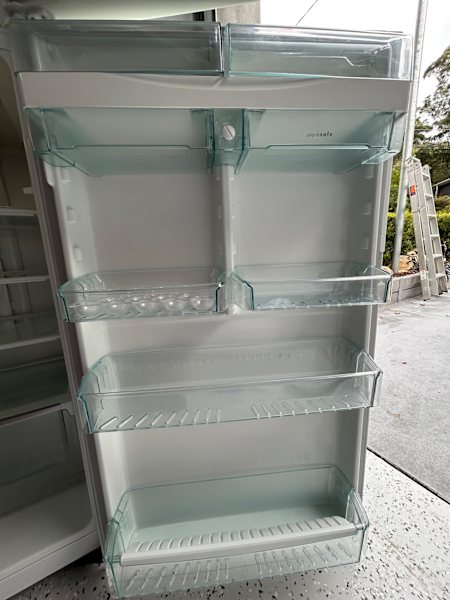 Westinghouse fridge freezer63020447597697112
