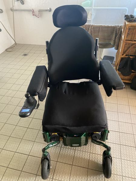 Electric wheelchair as new62864722869889114
