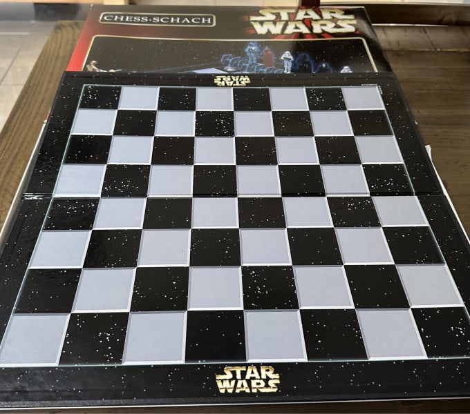 Star Wars 1999 Chess Schach - Chess Set - Sealed