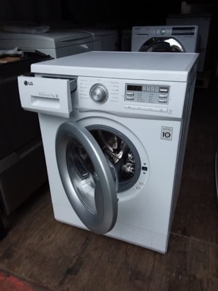 LG Front Loading Washing Machine 7kg Direct Drive in as new condition63612126872577112
