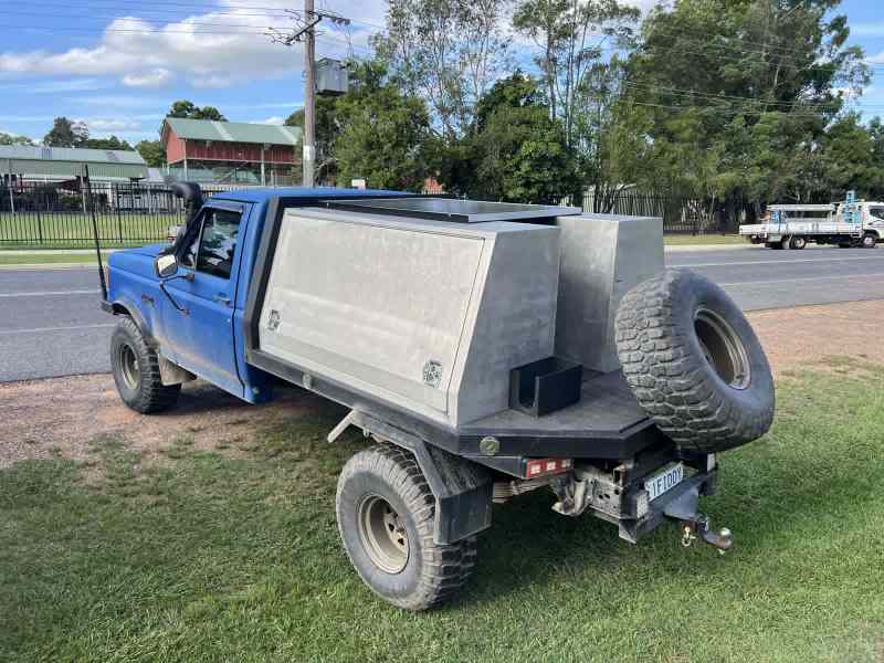1989 FORD F150 4speed manual 4X4 UTILITY, 3 seats62938582795777112