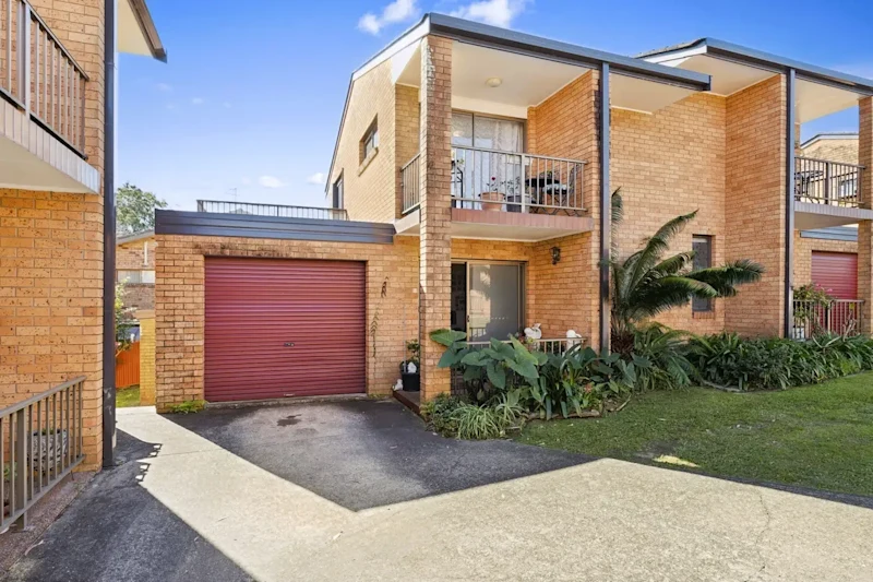 Waterfront Townhouse with Stunning Kalang River Views629317133644831113