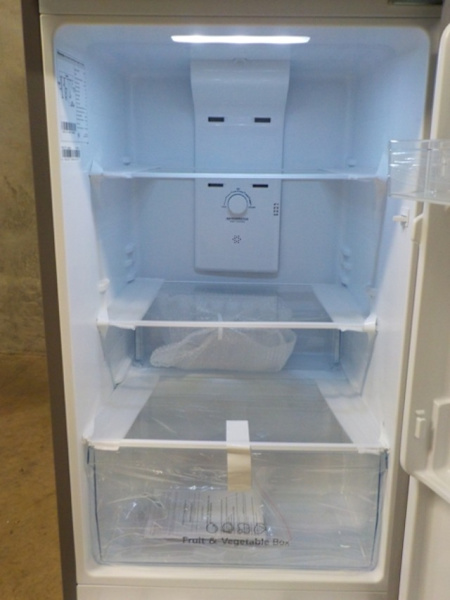 Item 2874 Brand NEW!!! Hisense 205L Fridge Freezer63019081147266112