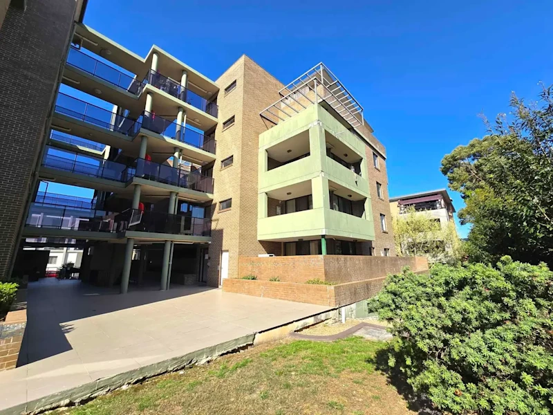 MODERN APARTMENT IN DESIRABLE LOCATION62882739636226110