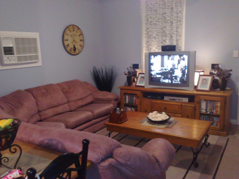 Cottage in Quiet but Convenient Location62931713447937113