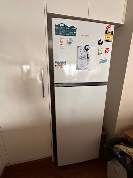 Hisense 326L top mount fridge630221797282571118