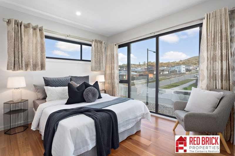 INVESTORS ONLY - OFFERS OVER $1,390,000 ONLY - RENTED $950 PER WEEK62929679553923112