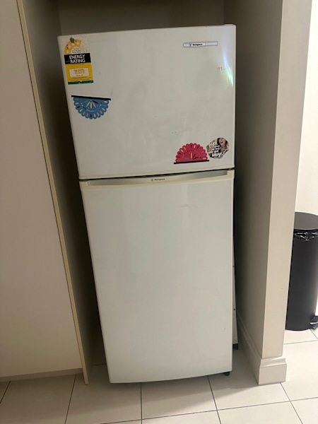 Westinghouse fridge and freezer63017318674178117