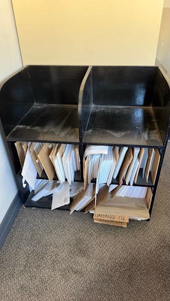 FREE - Assortment of filing cabinets - 2 - 5 drawers!62863411987329113
