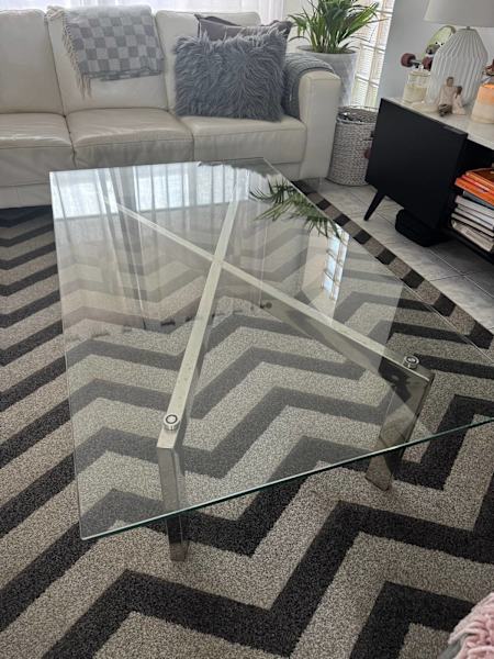 Glass Top Coffee Table62863411173251111