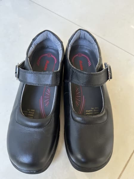 Bata scout school on sale shoes with compass