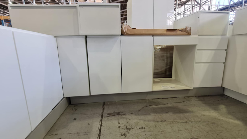 Kitchen Cabinets Brand New 2 Pac white gloss doors Quality Materials63007279262337113