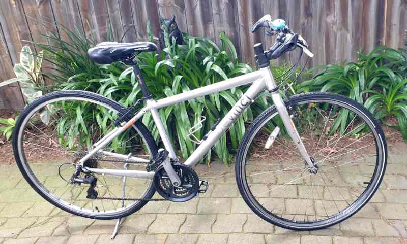 men's 24 inch frame hybrid bike