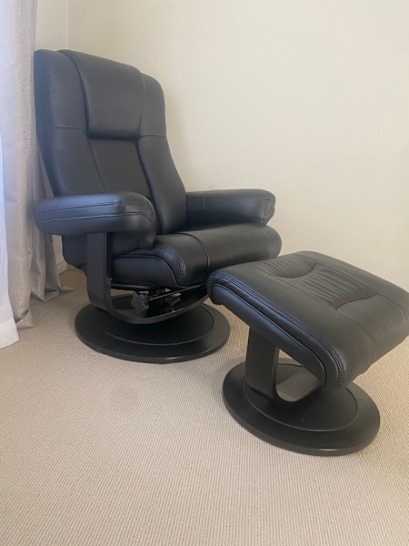 Armchair black leather near NEW62863837744771112