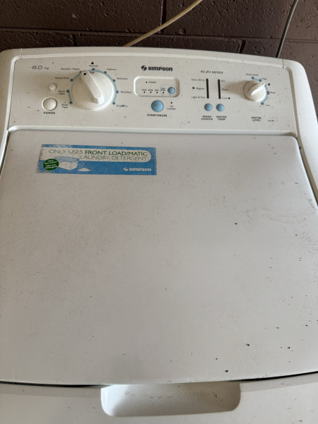 Washing machine for sale. 8Kg top load Simpson63015176356993111