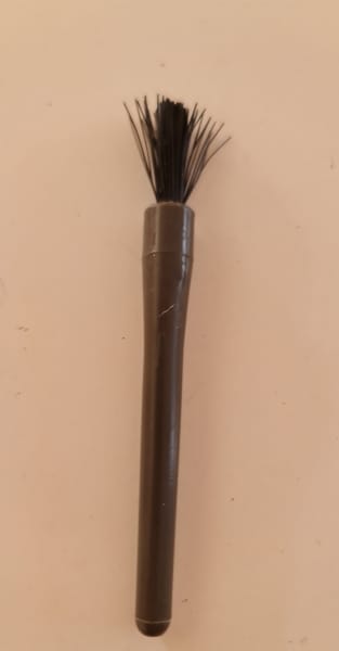 Cleaning brush for Husqvarna 6690 sewing machine vintage63016913930241112