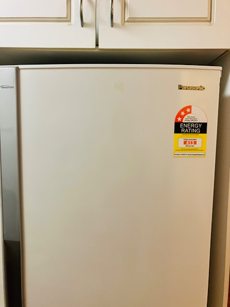 Various House hold appliances & dining table excellent condition63443925378049110