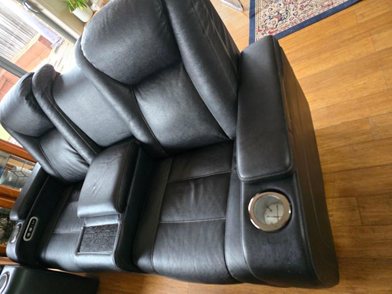 Recliner sofa 3 and 2 piece . 62863370781313112