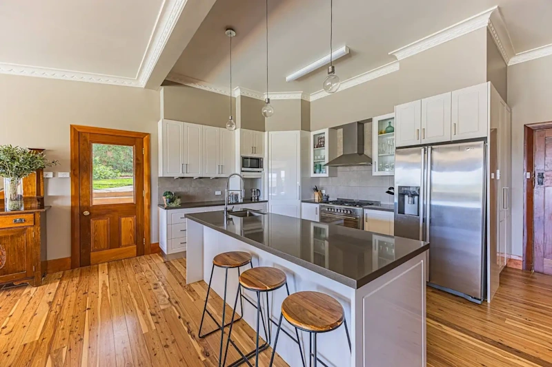 Elevated Elegance with Spectacular Views – High-End Location in Parkes!62929683568641112
