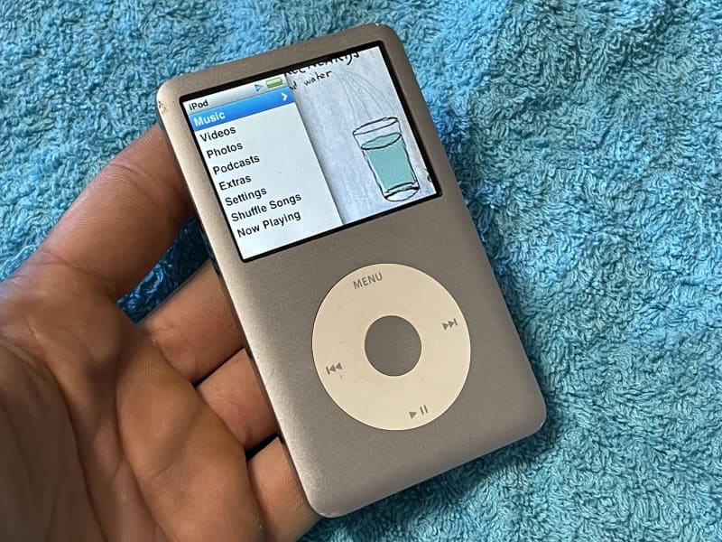 iPod classic 120GB Silver