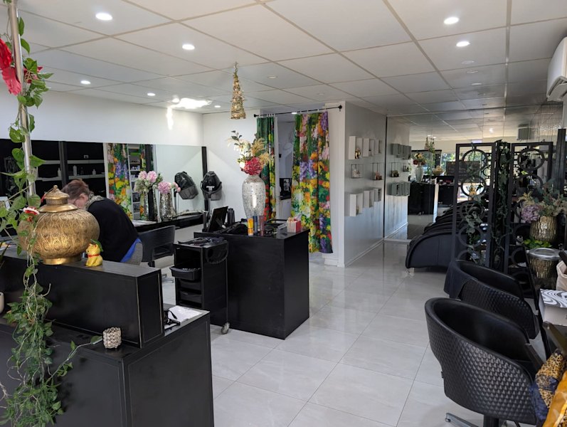 Hairdressing Salon Lease For Sale62885358791299113