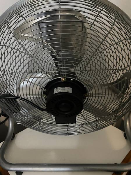 DYNABREEZE INDUSTRIAL 450MM FLOOR FAN - AS NEW63470142044033111