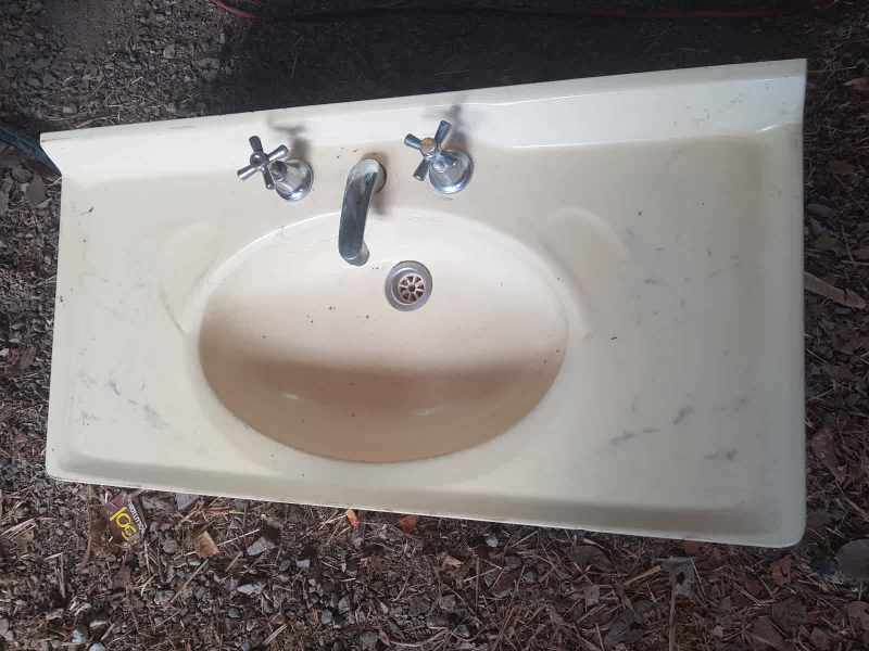 Vanity Basin  with taps630077823503371117