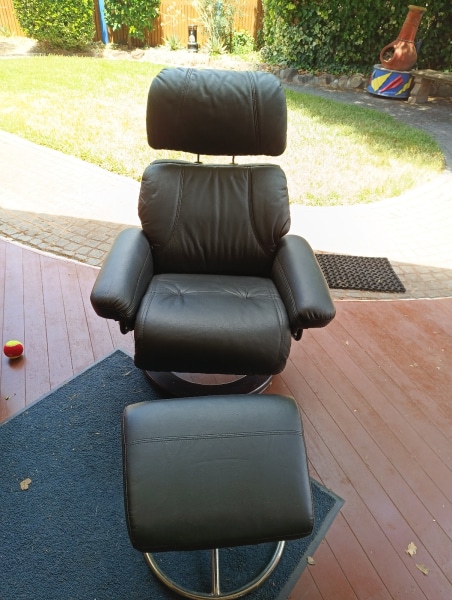 Recliner Chair plus footrest.62863377869058111