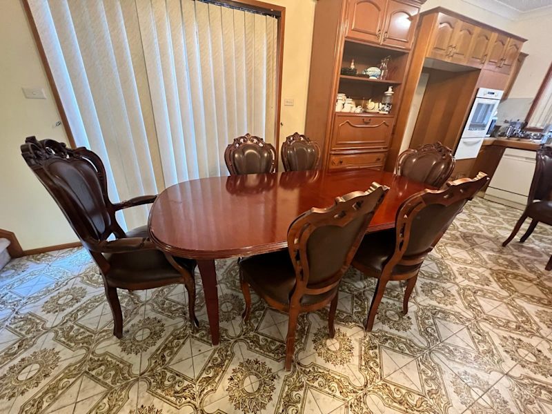 Set of 8 Traditional Italian-Style Dining Chairs – Wood & Leather62863413345155114