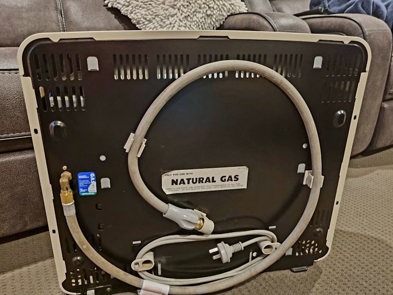 Rinnai Natural Gas Heater, 2 burner in immaculate condition.63470143588354113