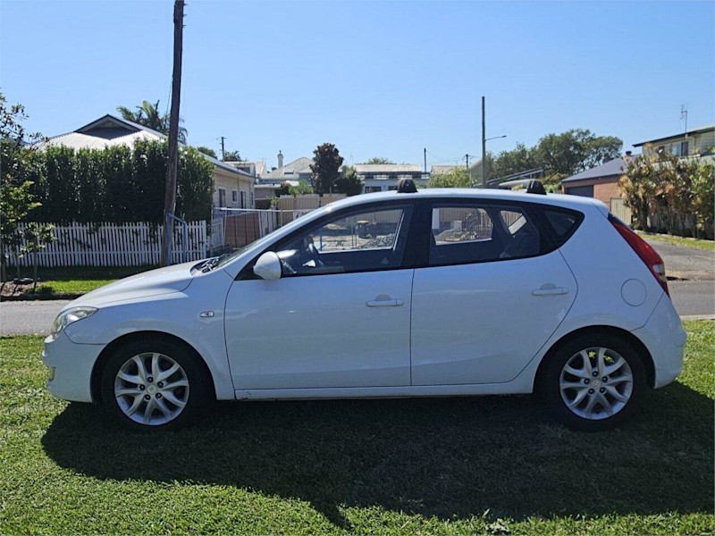 2009 Hyundai i30 FD MY09 SLX 1.6 CRDi 4 Speed Automatic Hatchback62885349861250111