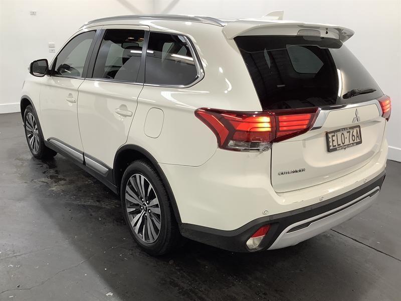 2020 Mitsubishi Outlander ZL MY21 LS 7 Seat (2WD) White 6 Speed CVT Auto Sequential Wagon62934701841538112