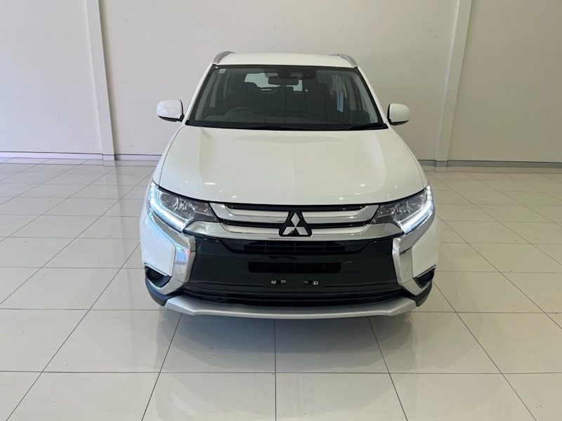 2018 Mitsubishi Outlander ZL MY18.5 ES 2WD ADAS White 6 Speed Constant Variable Wagon62938582309251112