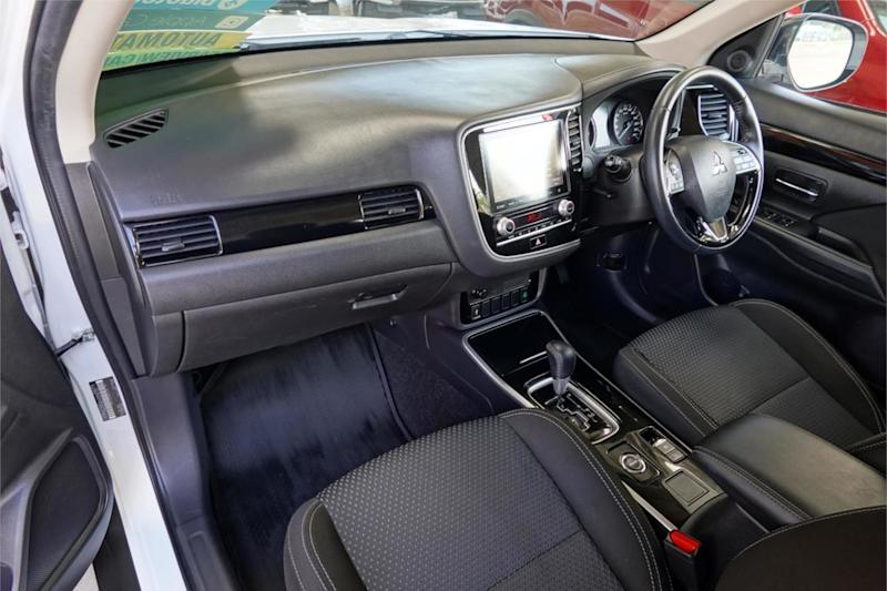 2020 Mitsubishi Outlander ZL MY21 ES 5 Seat (AWD) White 6 Speed CVT Auto Sequential Wagon62938582974211112