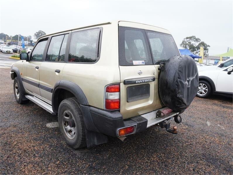 2001 Nissan Patrol GU II ST Gold 4 Speed Automatic Wagon62933710236417113