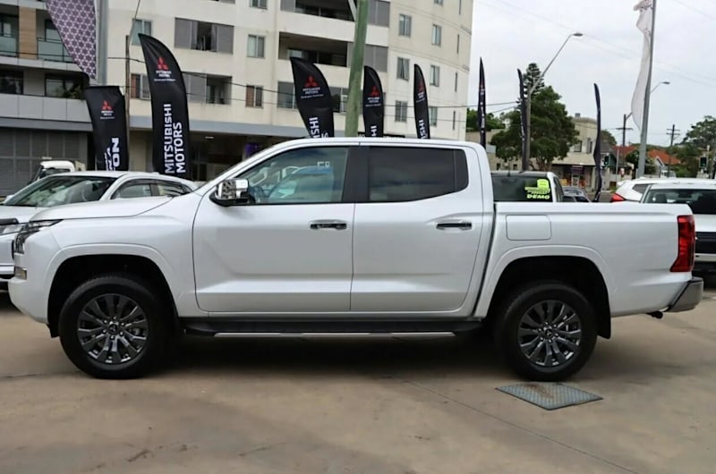 2024 Mitsubishi Triton MV MY24 GLS Pick-up Double Cab 4x4 White Diamond 6 Speed Sports Automatic62882729089283114