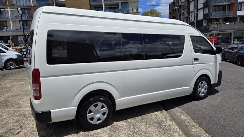 2018 Toyota HiAce TRH223R Commuter High Roof Super LWB White 6 Speed Automatic Bus62935693137922111