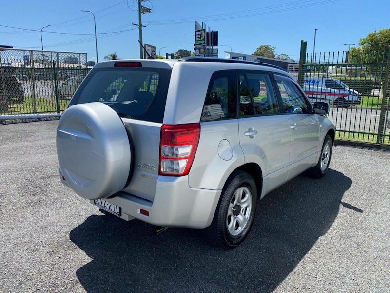 2013 Suzuki Grand Vitara JB MY13 Urban Navigator Silky Silver 5 Speed Manual Wagon62935689687938114