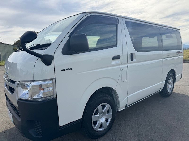 2020 TOYOTA 4X4 HIACE LWB (4 DOOR  OPTION), diesel auto, low kms 4WD!62940490541955111