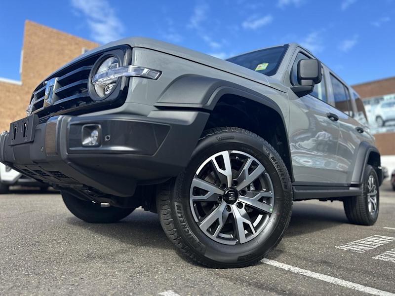 2025 GWM Tank 300 P01 Ultra Hybrid Fossil Grey 9 Speed Automatic Wagon62882730265091111