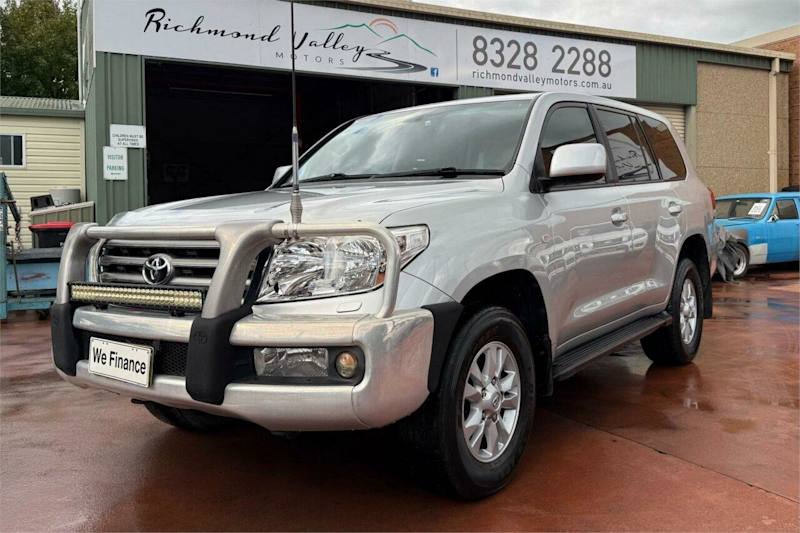 2008 Toyota Landcruiser VDJ200R Sahara (4x4) Silver 6 Speed Automatic Wagon62933712528385113