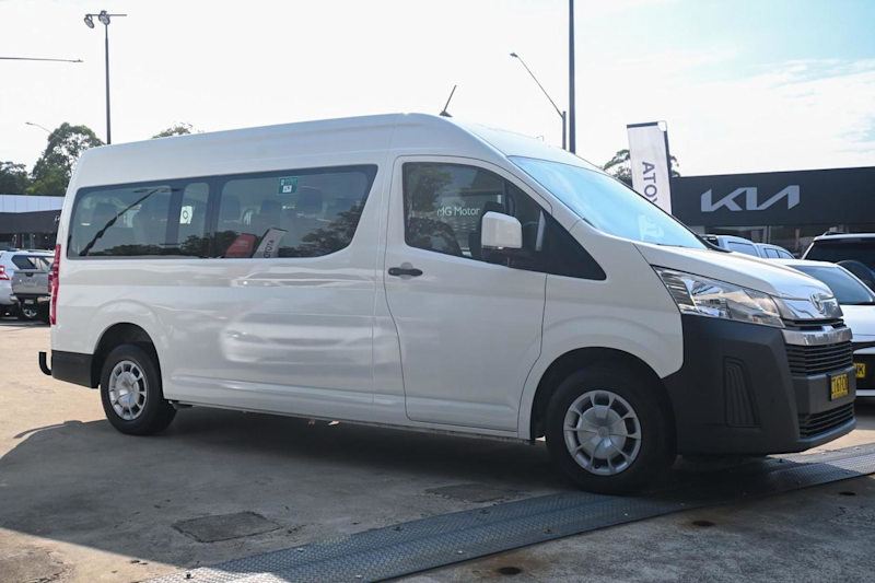 2019 Toyota HiAce GDH322R Commuter High Roof Super LWB White 6 Speed Sports Automatic Bus62935692660355112