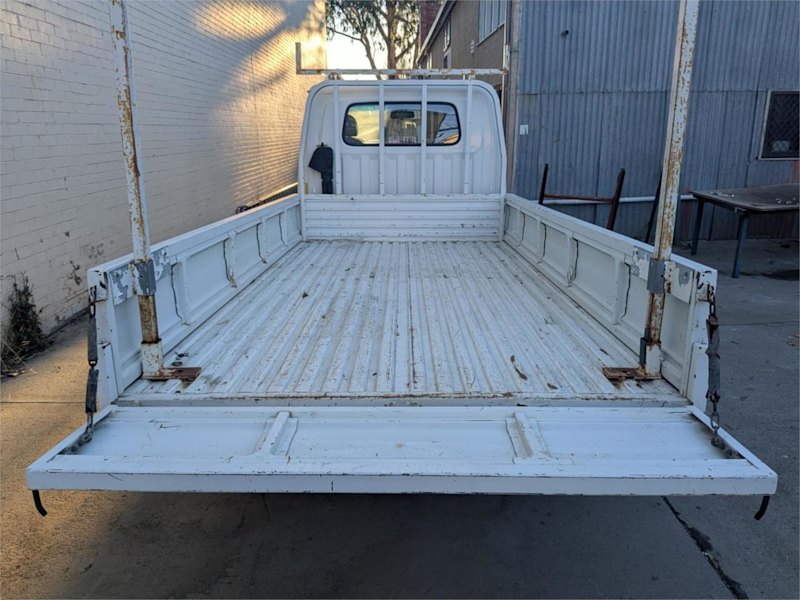 2003 Kia K2700 TU White 5 Speed Manual Cab Chassis62935688072451111