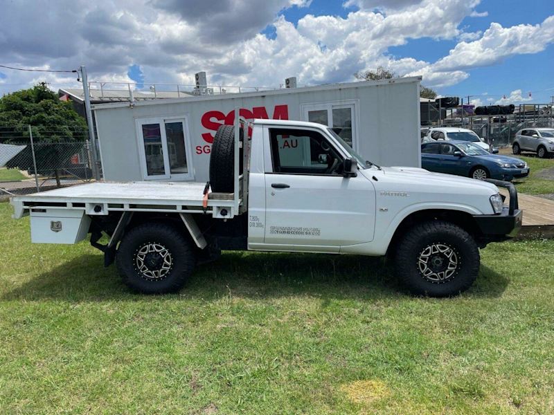 2011 NISSAN PATROL DX (4x4) MY11 UPGRADE --Located at ARMIDALE in the NSW Northern Tablelands halfwa62935680073219112