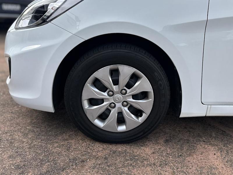 2016 Hyundai Accent RB4 MY16 Active White 6 Speed CVT Auto Sequential Hatchback62933713121666112