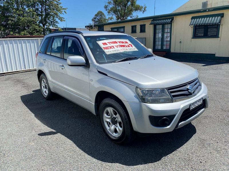 2013 Suzuki Grand Vitara JB MY13 Urban Navigator Silky Silver 5 Speed Manual Wagon62935689687938112