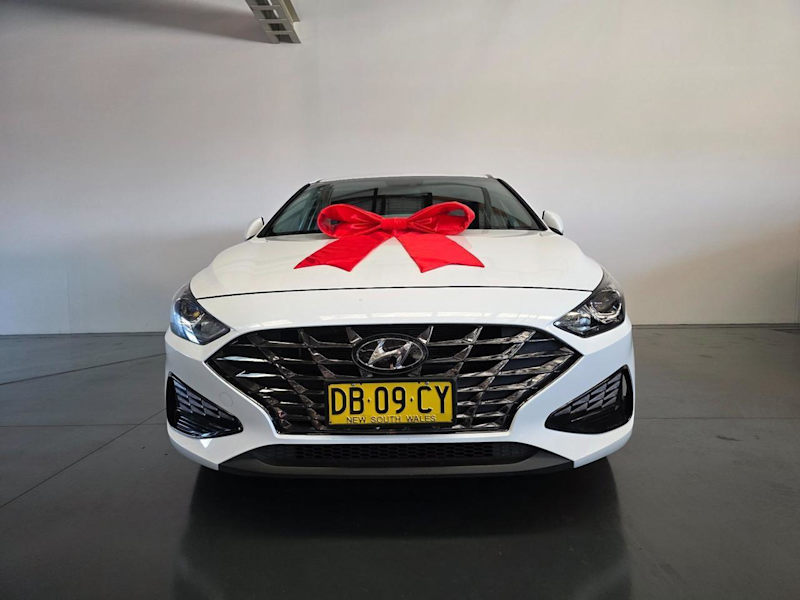 2021 Hyundai i30 i30 PD.V4 MY22 Hatchback 5dr Spts Auto 6sp 2.0i White Automatic Hatchback62936663362946111