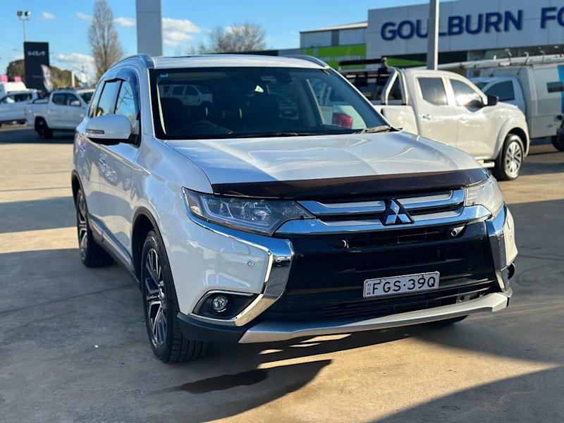 2017 Mitsubishi Outlander Exceed White Sports Automatic Wagon62934705093250111
