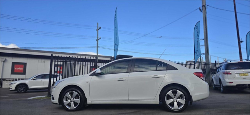 2014 Holden Cruze JH MY14 Equipe White 5 Speed Manual Sedan62933711251586113