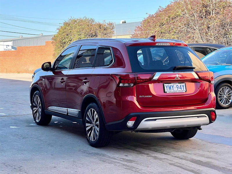 2018 Mitsubishi Outlander ZL MY18.5 ES 7 Seat (2WD) Red Continuous Variable Wagon62940490347522114